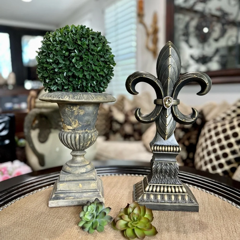 Fleur de Lis Finial Sculpture - Picture 12 of 12